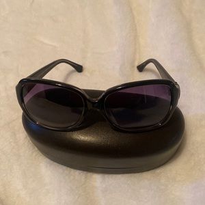 MK Great condition no scratches on lenses. Sunglasses